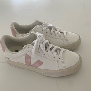 Veja sneakers size 7